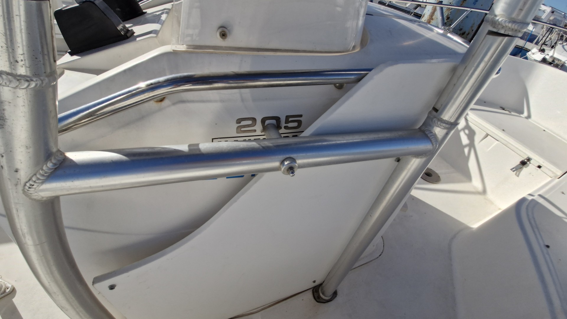 WHITE SHARK - 205 à vendre