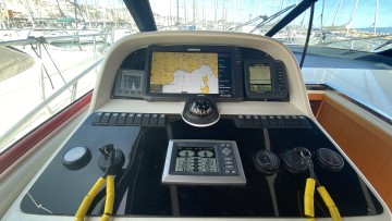UNIESSE - 42 à vendre