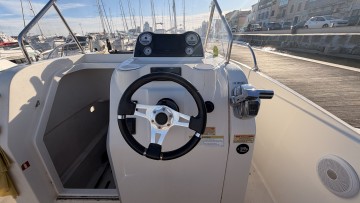 QUICKSILVER - 675 ACTIV OPEN à vendre