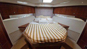 RIVIERA MARINE - 58 FLY à vendre